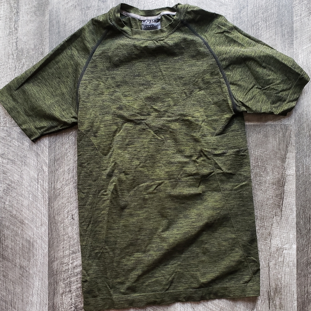 Alphalete shirt